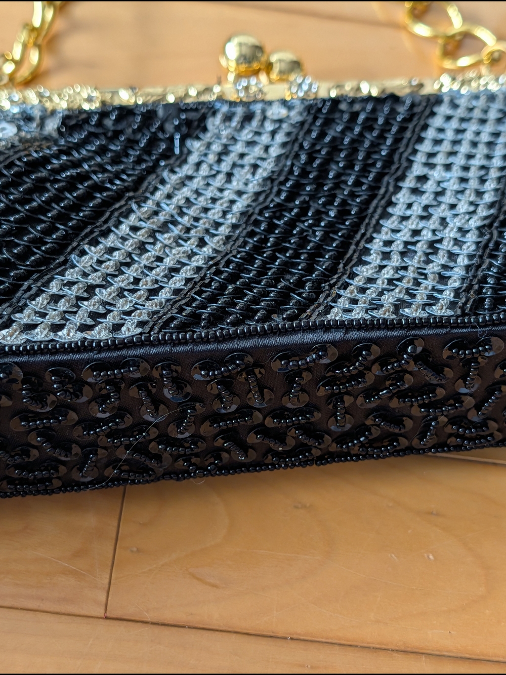 Sequin Beaded Handbag - Picture 6 of 10
